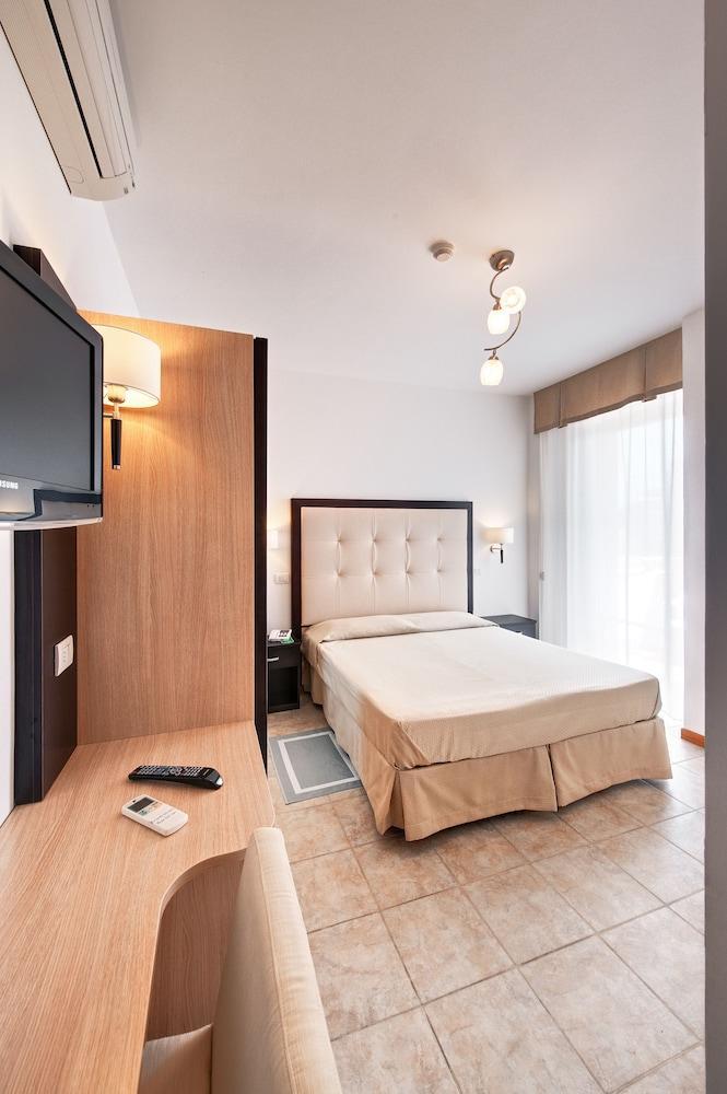Hotel Bahia San Benedetto del Tronto Buitenkant foto