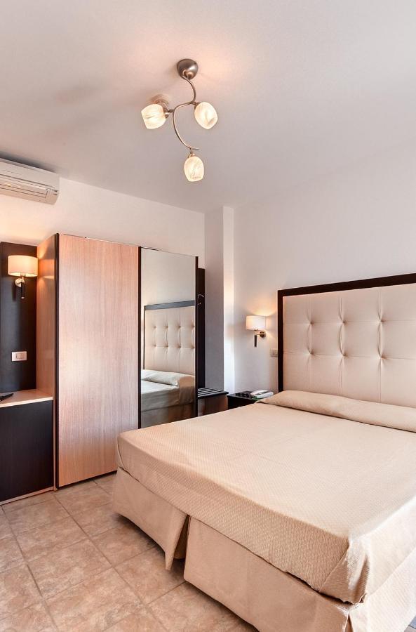 Hotel Bahia San Benedetto del Tronto Buitenkant foto