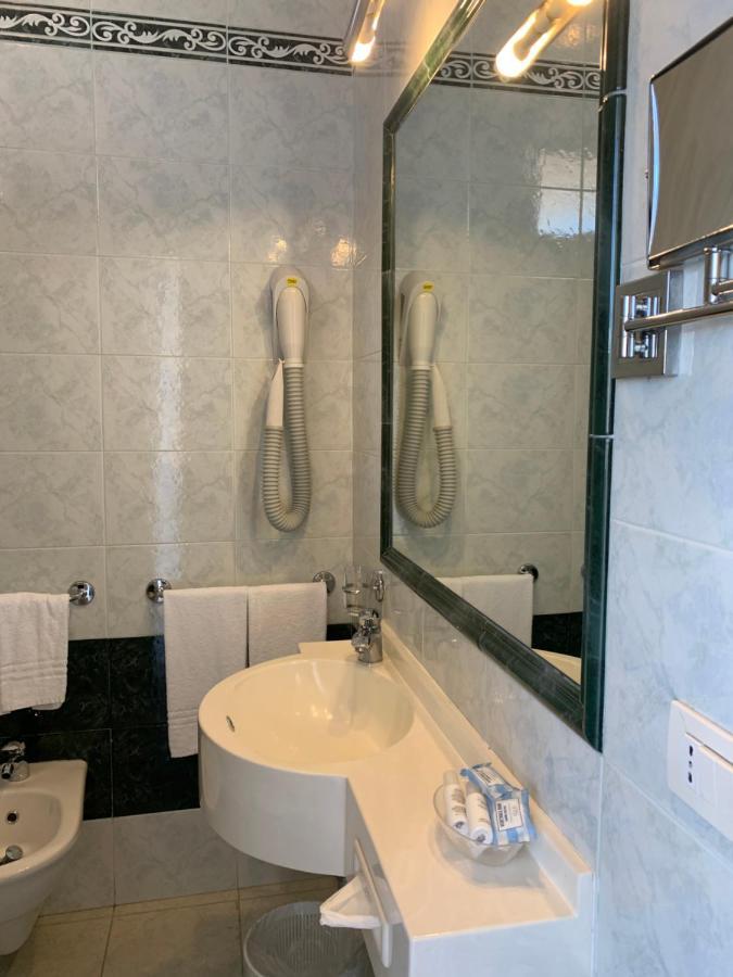 Hotel Bahia San Benedetto del Tronto Buitenkant foto