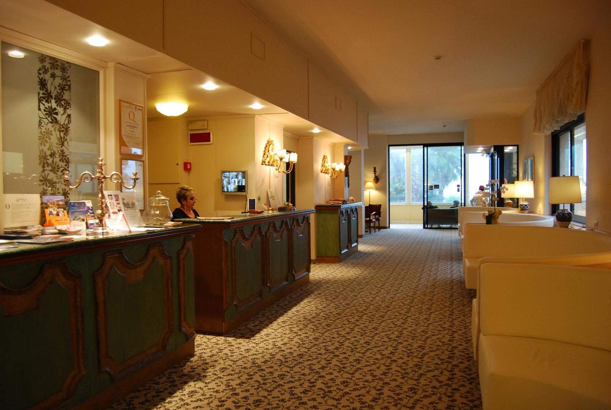 Hotel Bahia San Benedetto del Tronto Buitenkant foto